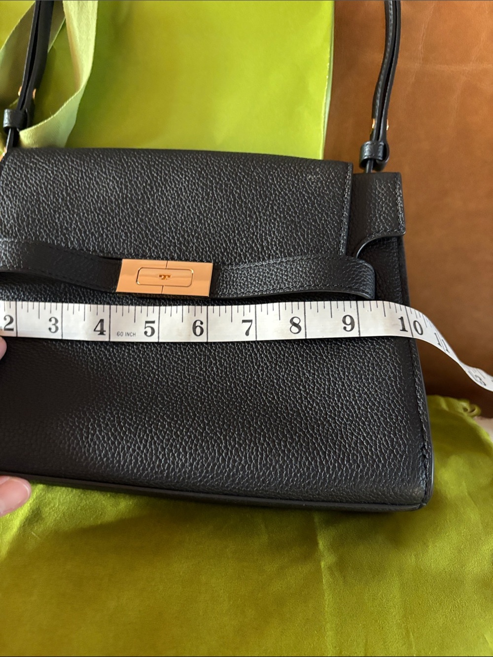 NWT Tory Burch Lee Radziwill Black Pebbled Leather Shoulder with Gold Hardware - Picture 11 of 13
